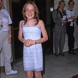 So haben wir sie kennen und lieben gelernt – bei der Premiere von "Ein Zwilling komm selten allein" lächelt Lindsay Lohan fast noch schüchtern in die Kamera. 23 Jahre später hat sich nicht nur Lindsays Stil verändert, ihr Selbstbewusstsein ebenfalls. 
