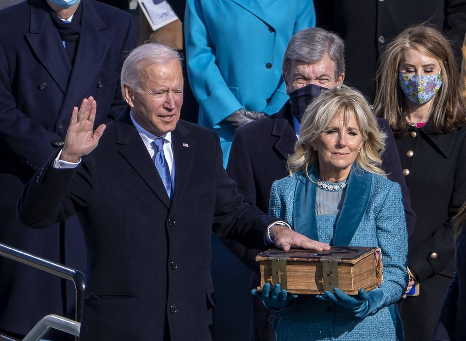 Joe + Jill Biden: Joe und Jill Biden bei der Amtseinführung am 20. Januar 2021. Joe und Jill Biden bei der Amtseinführung am 20. Januar 2021.