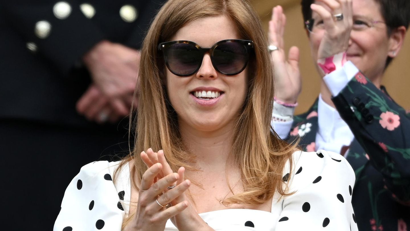 Prinzessin Beatrice: In Wimbledon Zeigt Sie Ihren Babybauch | GALA.de