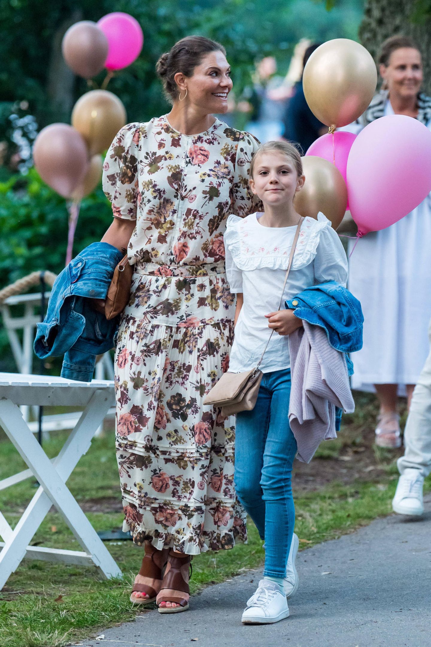 Am Vorabend ihres 44. Geburtstages besucht Prinzessin Victoria mit ihrer Familie ein Konzert der schwedischen Sängerin Carola im Rahmen der Konzertreihe "Solliden Sessions".