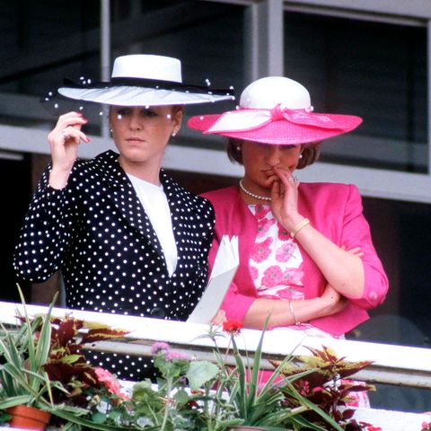 Sarah Ferguson, Herzogin von York und Prinzessin Diana 1987 beim Derby