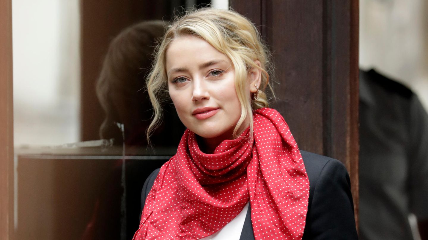 Amber Heard Sie Ist Mama Und Papa Fur Baby Oonagh Gala De