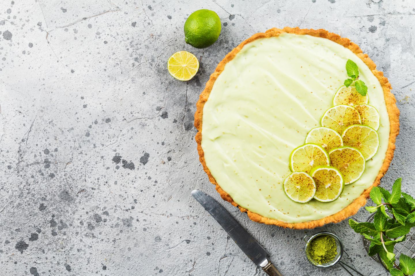 Sommerkuchen: Limetten-Eistorte ohne Backen