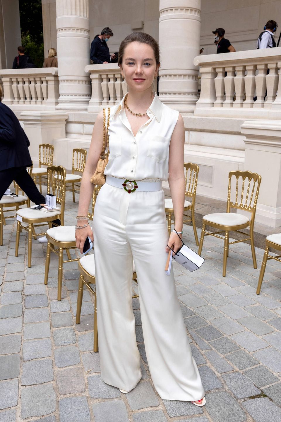 Die jungen Royals machen es vor: Alexandra von Hannover bei der Chanel Haute Couture Show in Paris. Sie setzt auf eine weite Hose aus hellem Satin. Alexandra von Hannover bei der Chanel Haute Couture Show in Paris. Sie setzt auf eine weite Hose aus hellem Satin.
