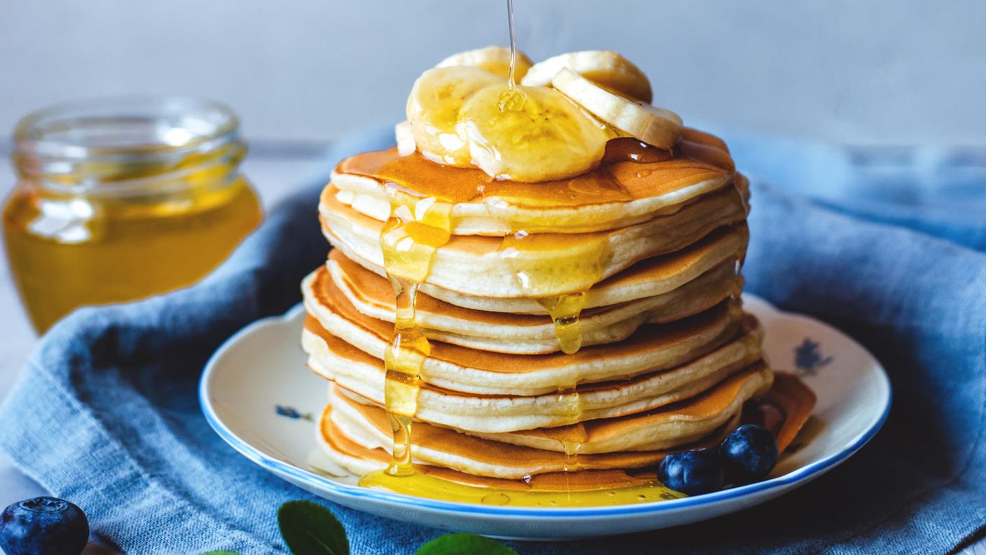Bananen Pancakes: Gesundes Frühstück mit nur drei Zutaten | GALA.de