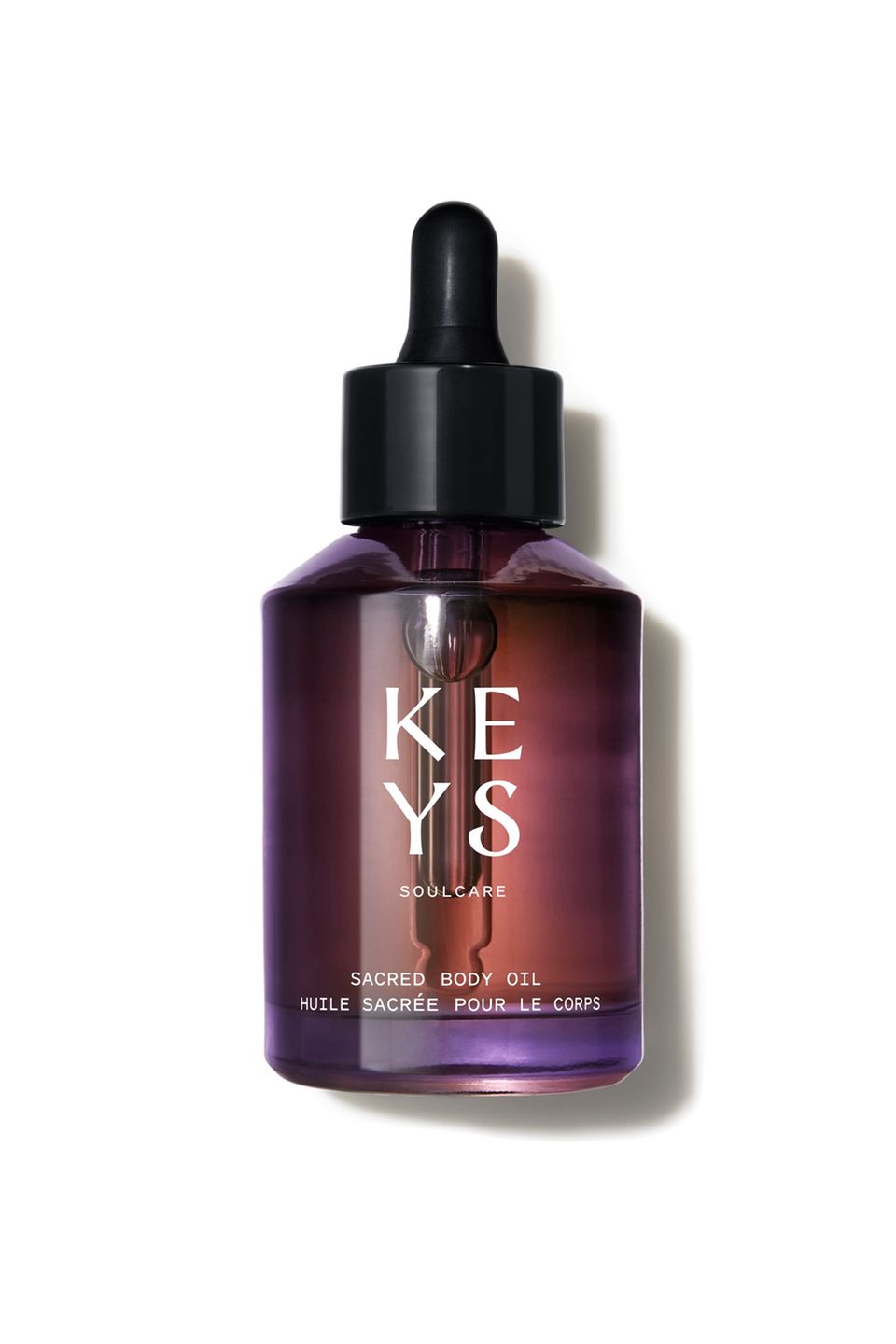 Nach dem erfolgreichen Launch von KEYS Soulcare erweitert Sängerin Alicia Keys ihre Linie um weitere Produkte. Unter anderem dabei: das "Sacred Body Oil", das nicht nur für geschmeidige Haut sorgt, sondern auch perfekt zur Massage für den ultimativen Spa-Moment verwendet werden kann. Von Keys Soulcare, ca. 27 Euro.