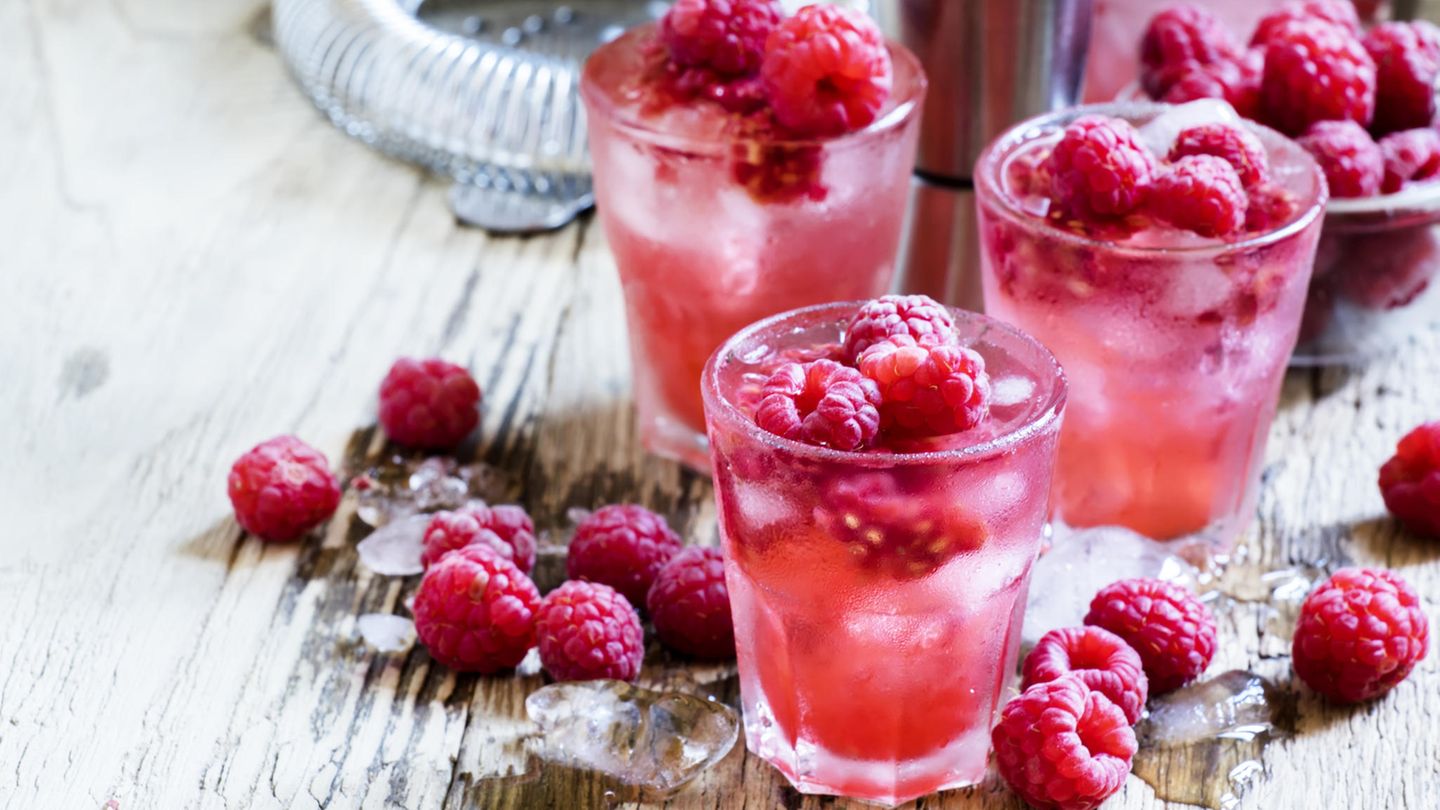 Sommerbowle: Fruchtig-frischer Drink aus nur 3 Zutaten | GALA.de