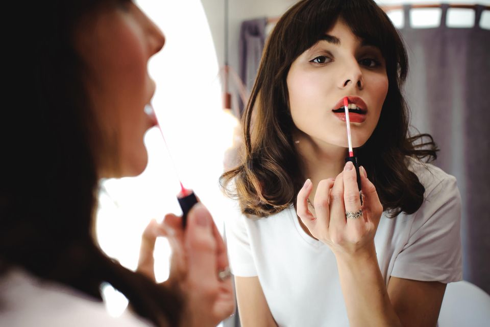 Beauty-Addicts aufgepasst!: Das ist die beliebteste Lippenstift-Farbe 2021