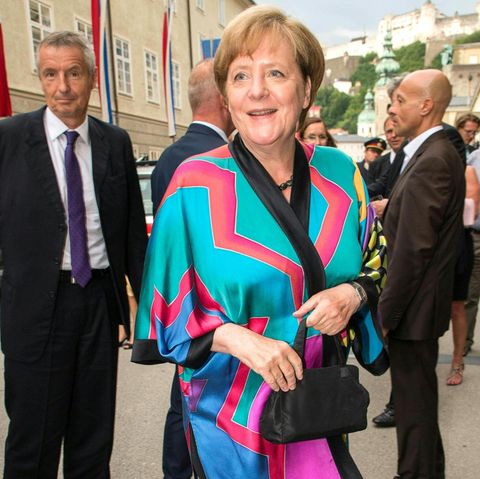 Angela Merkel lächelt in die Kamera des Fotografen.