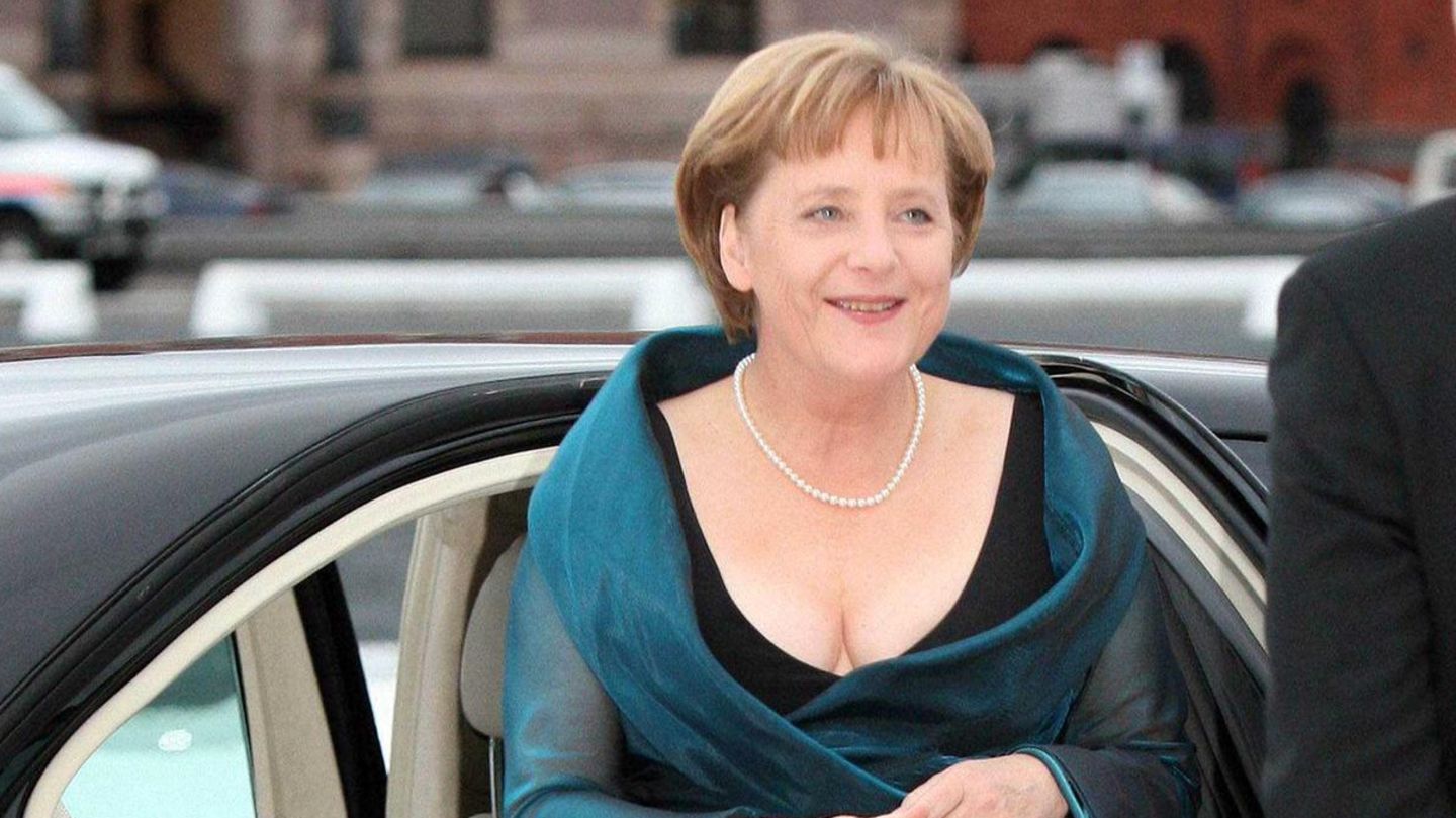 Angela-Merkel-Ihre-ikonischsten-Auftritte-im-Laufe-der-Jahre