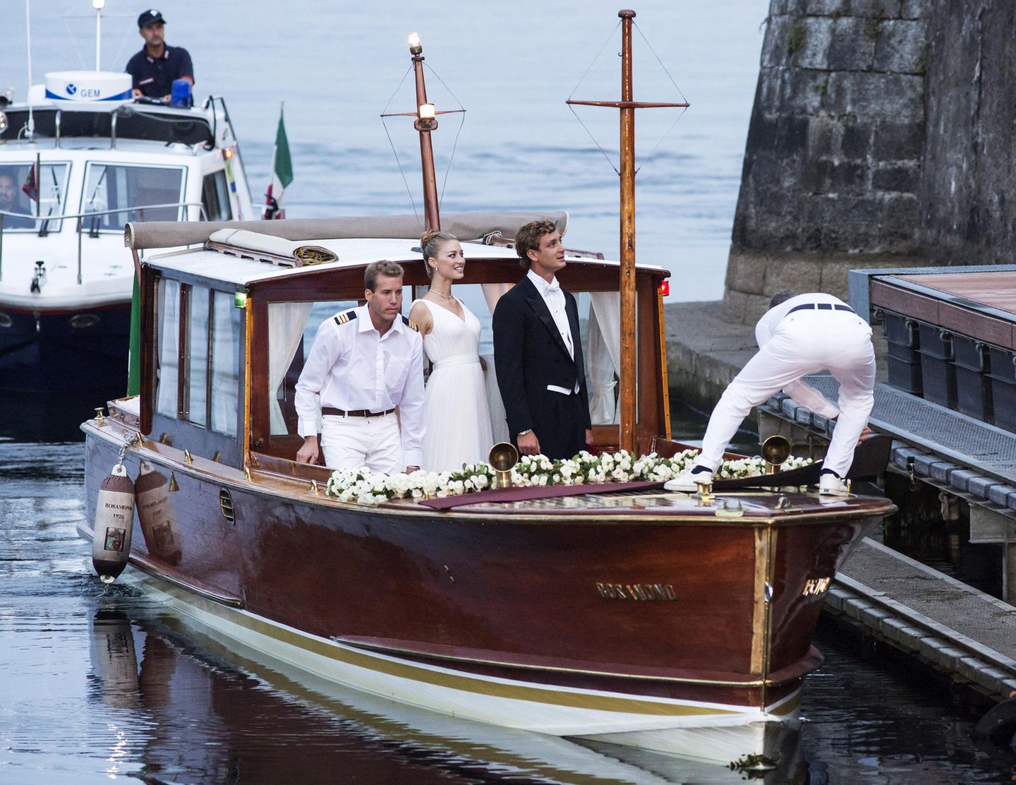 Vor sechs Jahren am 1. August 2015 landeten Beatrice Borromeo und Pierre Casiraghi im Hafen der Ehe. GALA zeigt Ihnen die Bilder der royalen Traumhochzeit im Rückblick.