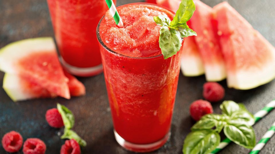 3-Zutaten-Cocktail: So gelingt dieser sommerliche Wassermelonen-Drink ...