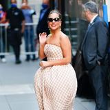 Lady Gaga zeigt sich vor der Radio City Music Hall in New York