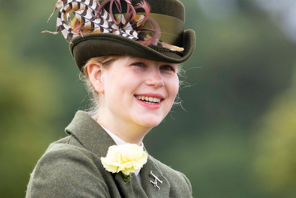 Prinzessin Charlotte: Lady Louise wird häufig als "Lieblingsenkelin" der Queen bezeichnet. Lady Louise wird häufig als "Lieblingsenkelin" der Queen bezeichnet.