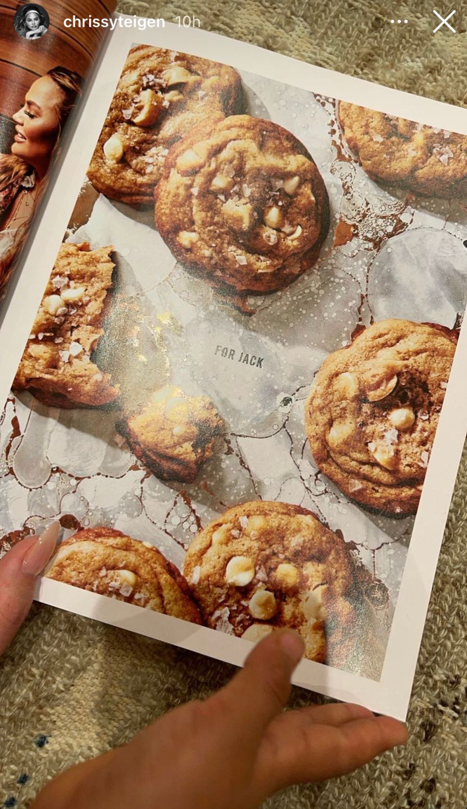 Chrissy Teigen: Ihr neues Kochbuch ist eine Hommage an ihr Sternenkind Jack Chrissy Teigen: Ihr neues Kochbuch ist eine Hommage an ihr Sternenkind Jack