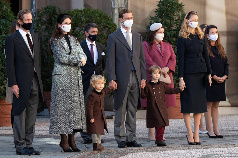 Beatrice Borromeo: Pierre Casiraghi, Beatrice Borromeo und die Kinder Stefano Casiraghi und Francesco Casiraghi Pierre Casiraghi, Beatrice Borromeo und die Kinder Stefano Casiraghi und Francesco Casiraghi