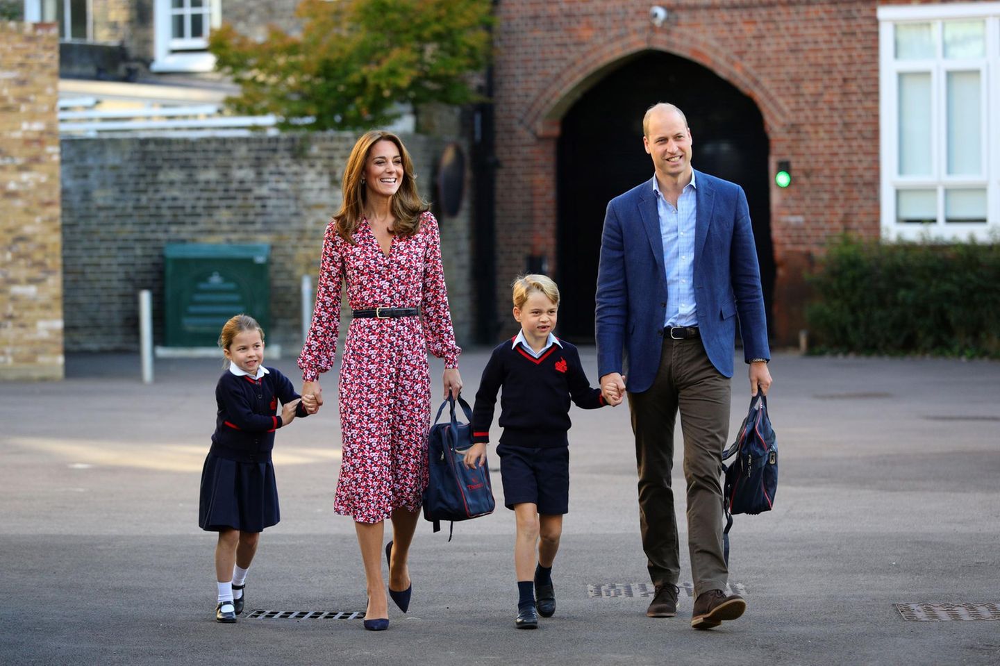 Herzogin Catherine und Prinz William begleiteten Prinzessin Charlotte und Prinz George 2019 zu ihrem ersten Schultag nach den Sommerferien.