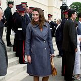 Auch während ihrer Schwangerschaften beweist Königin Rania Stil und elegante Lässigkeit zugleich. Vielleicht hat sich die spätere Herzogin Catherine schon ganz früh, hier im Jahr 2000 und damit vor ihrem Kennenlernen mit Prinz William, von der jordanischen Queen inspirieren lassen.