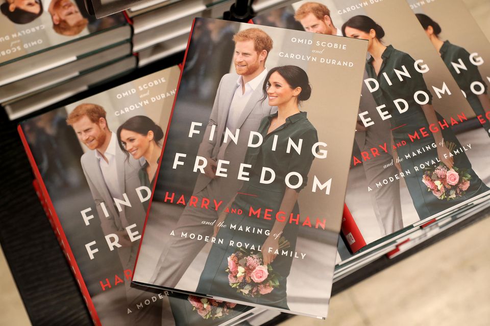 Prinz Harry + Herzogin Meghan: Die Biografie "Finding Freedom" von Prinz Harry und Herzogin Meghan Die Biografie "Finding Freedom" von Prinz Harry und Herzogin Meghan