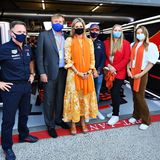 Und ein Gruppenfoto mit Teamchef Christian Horner (l.) und Max Verstappen ist natürlich auch noch drin.