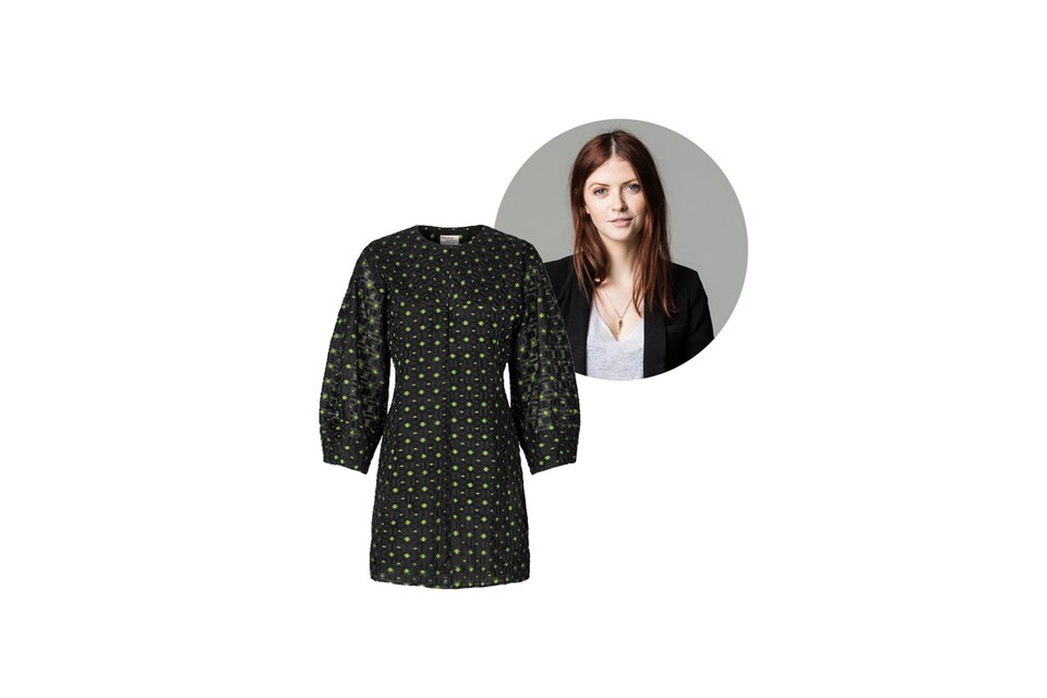 Must-haves: Redakteurin Hannah ist ein großer Fan des Labels "Baum & Pferdgarten"! Als Hochzeitsgast fiel ihre Wahl also auch auf ein Kleid des Labels. Redakteurin Hannah ist ein großer Fan des Labels "Baum & Pferdgarten"! Als Hochzeitsgast fiel ihre Wahl also auch auf ein Kleid des Labels.