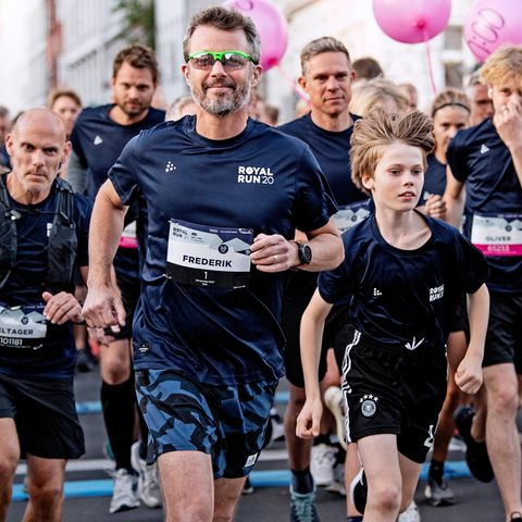 Royal Run 2021: Prinz Frederik startet mit Sonnenbrille seinen Lauf