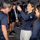 Royal Run: Prinzessin Mary übergibt Frederik seine Medaille