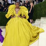 Sängerin Normani landet mit ihrem voluminösen Kleid von Valentino definitiv auf der "Best Dressed"-Liste.