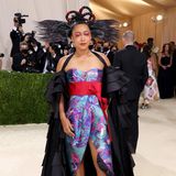 Gastgeberin Naomi Osaka mag es mit ihrem Outfit von Louis Vuitton experimentierfreudig.