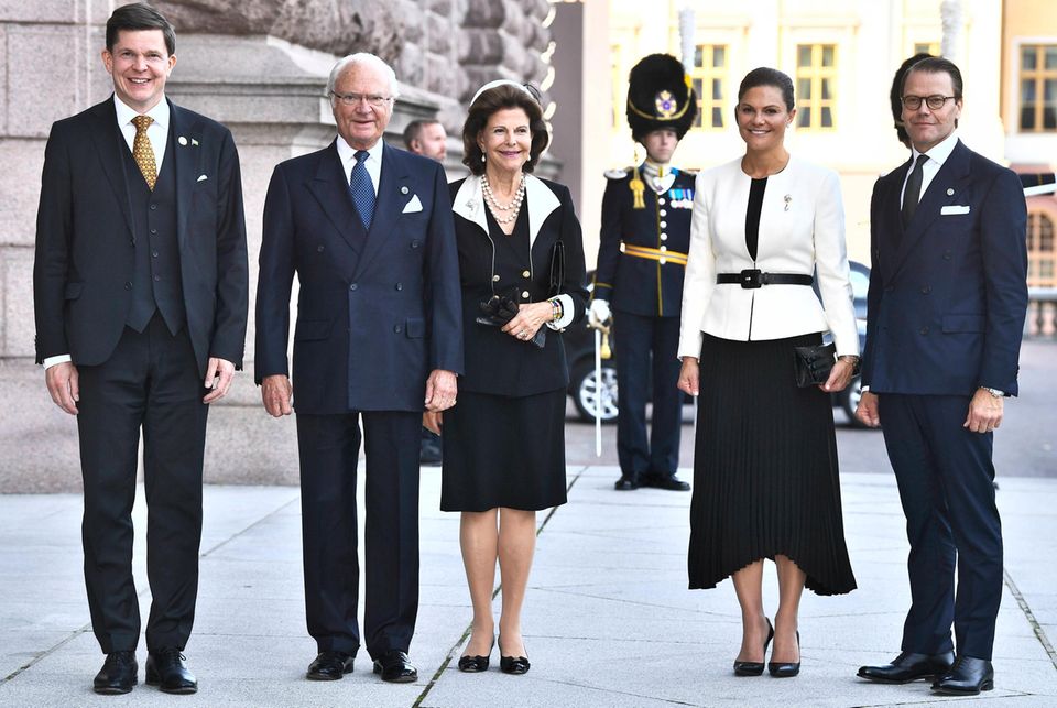 RTK: Schwedische Königsfamilie vor Reichstagsgebäude RTK: Schwedische Königsfamilie vor Reichstagsgebäude