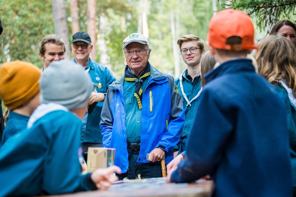 RTK: König Carl Gustaf im Pfadfinderlager RTK: König Carl Gustaf im Pfadfinderlager
