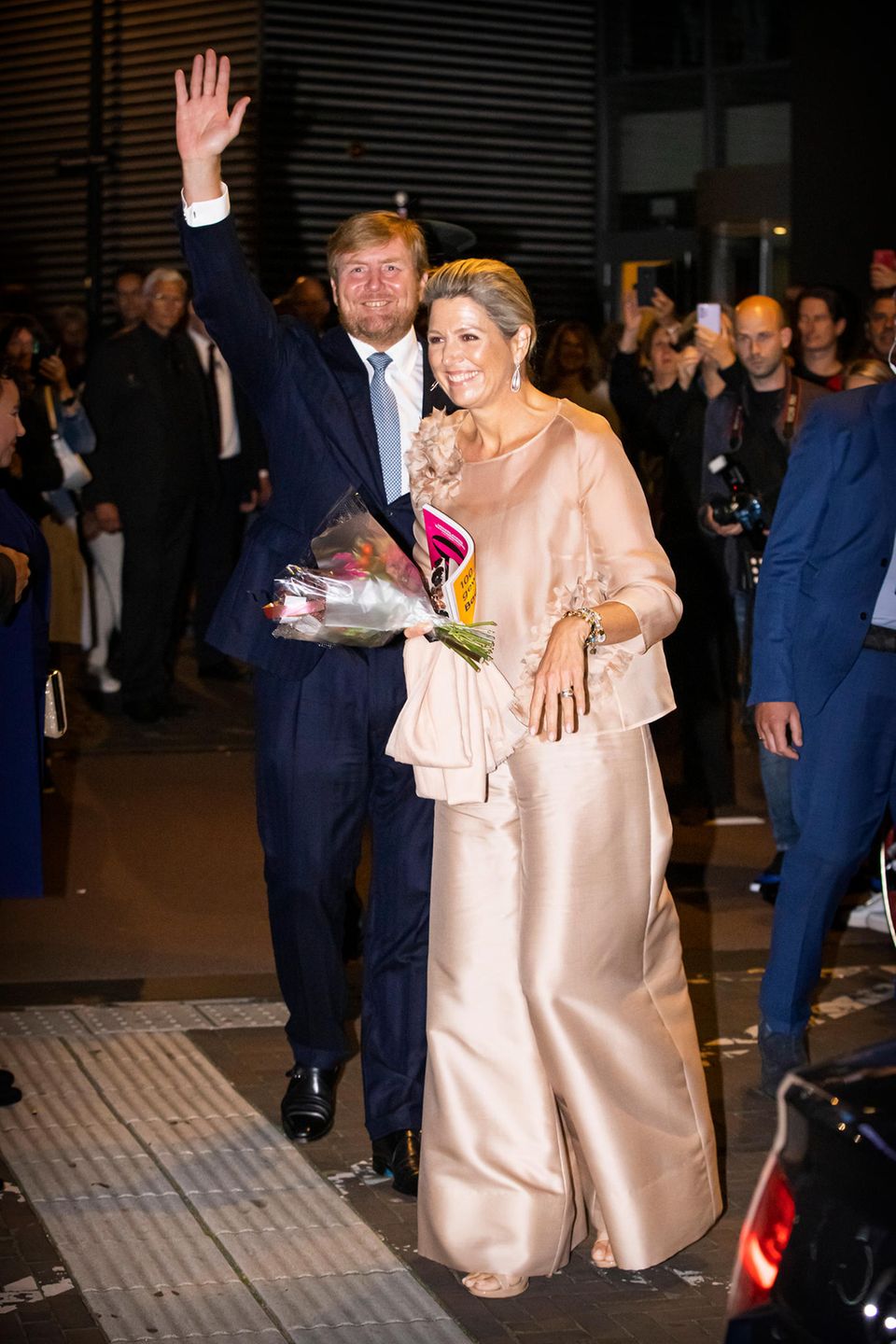 Bye-Bye, lange Mähne: Königin Máxima in Natan Couture Königin Máxima in Natan Couture