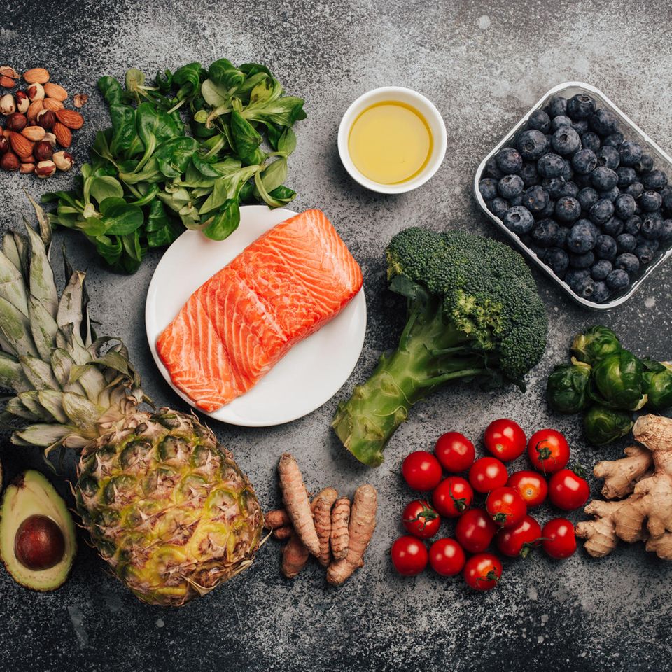 Anti-inflammatory foods: pineapple, broccoli, salmon, walnuts, blueberries, ginger, turmeric.