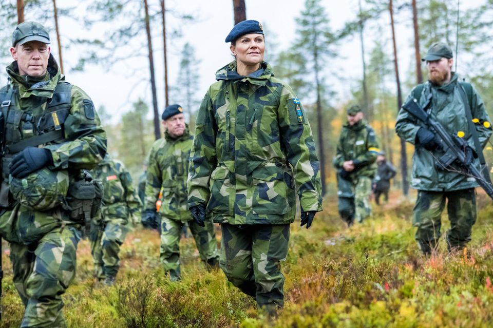 Schwedische Royals: Prinzessin Victoria nimmt an einer Militärübung teil