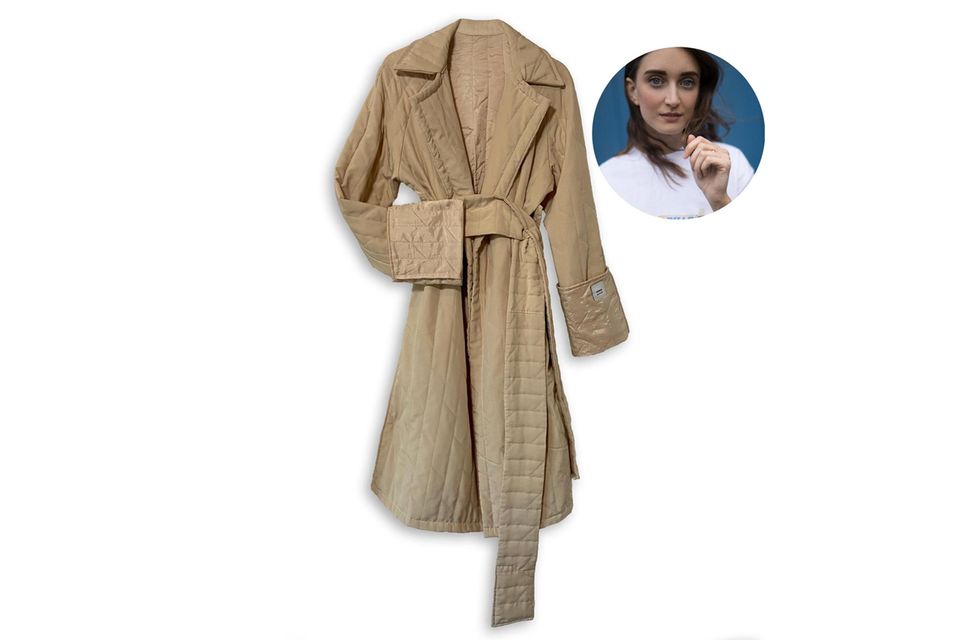 Must-haves: Dieser Stepp Trenchcoat ist für Redakteurin Vivien der perfekte Begleiter für den Herbst. Und das Beste daran: Durch den Kauf werden 10 % des Warenwertes an eine Organisation zur Reinigung der Meere von Mikroplastik gespendet. Dieser Stepp Trenchcoat ist für Redakteurin Vivien der perfekte Begleiter für den Herbst. Und das Beste daran: Durch den Kauf werden 10 % des Warenwertes an eine Organisation zur Reinigung der Meere von Mikroplastik gespendet.
