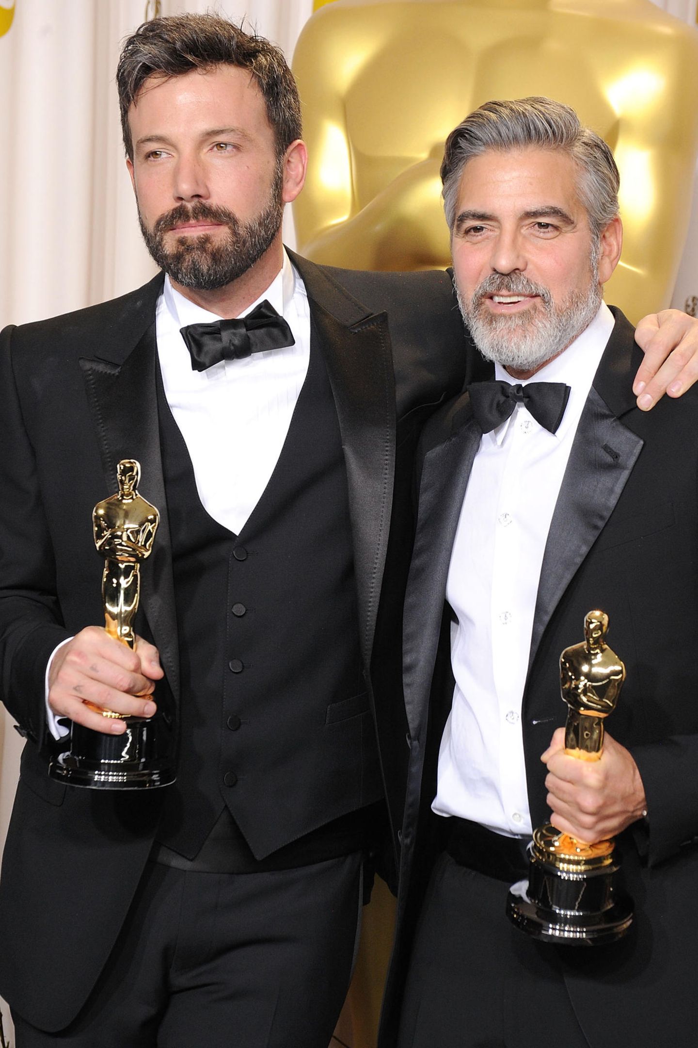 Ben Affleck und George Clooney verbindet seit etlichen Jahren eine innige Freundschaft. Trotzdem sieht der Hollywood-Star an der Seite seines Kumpels hier nicht gerade glücklich aus. 