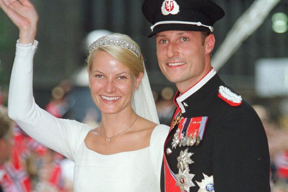 Prinzessin Mette-Marit: Am 25. August 2001 heiratete Prinzessin Mette-Marit ihren Kronprinz Haakon im norwegischen Oslo. Am 25. August 2001 heiratete Prinzessin Mette-Marit ihren Kronprinz Haakon im norwegischen Oslo.