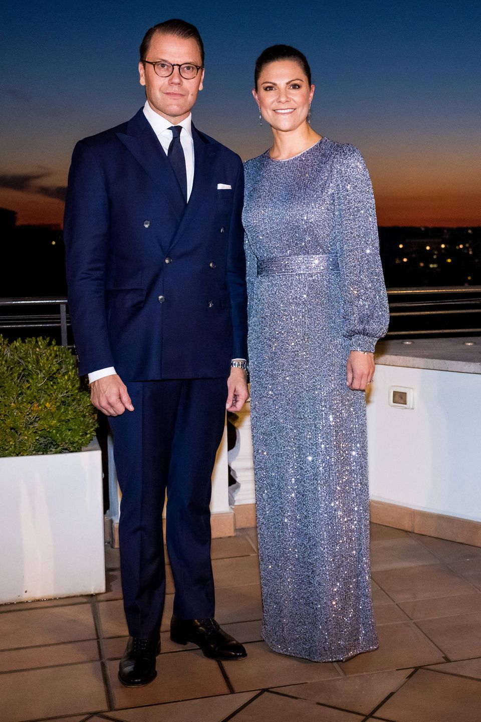 Prinz Daniel und Prinzessin Victoria posieren für die Fotografen.
