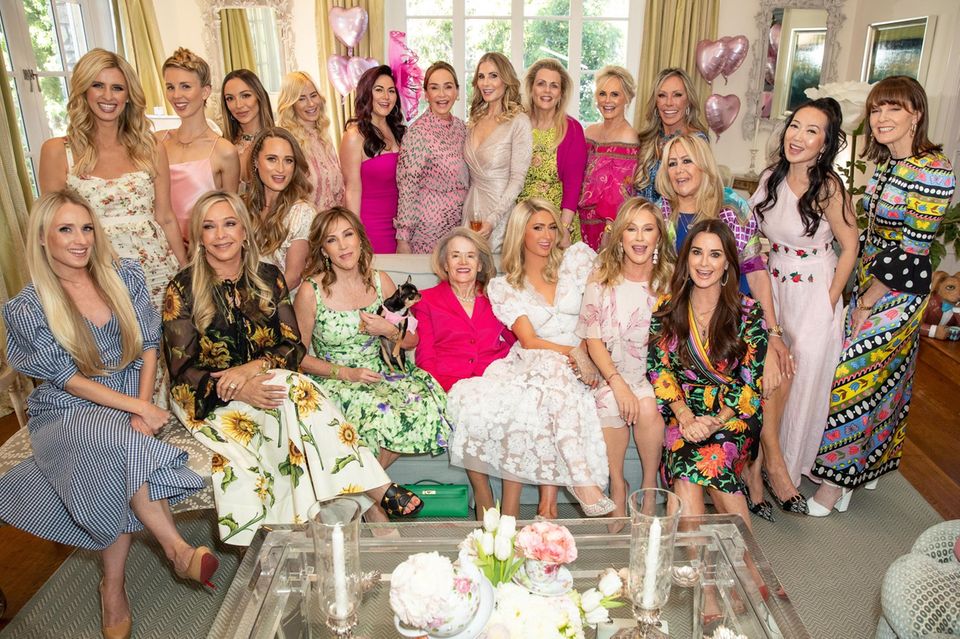WSNF: Paris Hilton bei ihrer Bridal Shower Themen-Party WSNF: Paris Hilton bei ihrer Bridal Shower Themen-Party