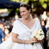 Hochzeit: Nina Flohr bei ihrer Ankunft vor der Kirche in Athen