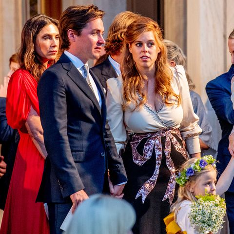 Prinzessin Beatrice und Edoardo Mapelli Mozzi bei der kirchlichen Hochzeit von Prinz Philippos von Griechenland und Nina Flohr in der Kathedrale Mariä Verkündigung in Athen, Griechenland, am 23. Oktober 2021.