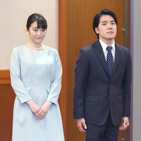 Prinzessin Mako und Kei Komuro bei der Pressekonferenz nach ihrer Hochzeit in einem Hotel in Tokio, Japan, 26. Oktober 2021.