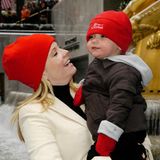 In der Vorweihnachtszeit 2007 war Melissa Joan Harts Sohn Mason Walter Wilkerson noch ein bezaubernder Fratz, den die Schauspielerin da beim Schlittschuhlaufen am New Yorker Rockefeller Center. Dieser süße Fratz ist ihr aber längst über den Kopf gewachsen.