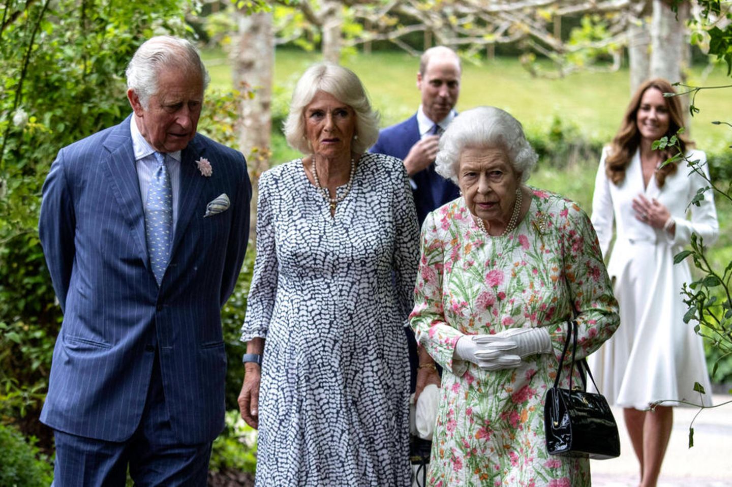 Queen Elizabeth gemeinsam mit Prinz Charles, Herzogin Camilla sowie Prinz William und Herzogin Catherine