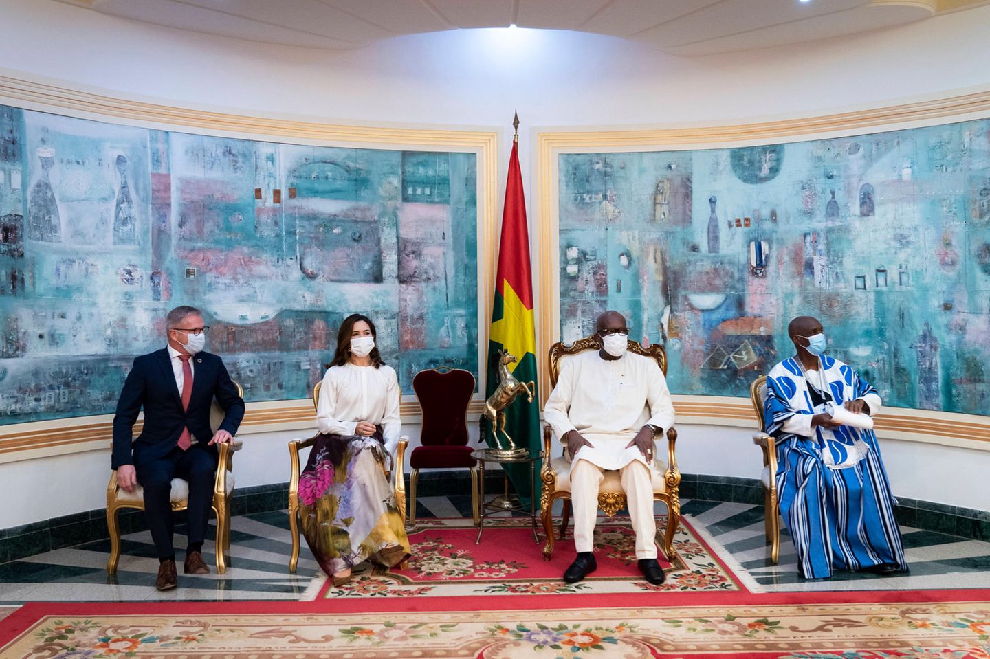RTK: Prinzessin Mary mit den Präsidenten von Burkina Faso
