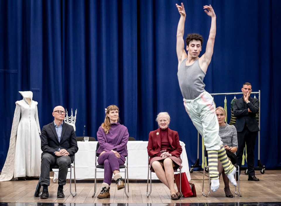 RTK: Königin Margrethe beim Ballett "Die Schnekönigin"
