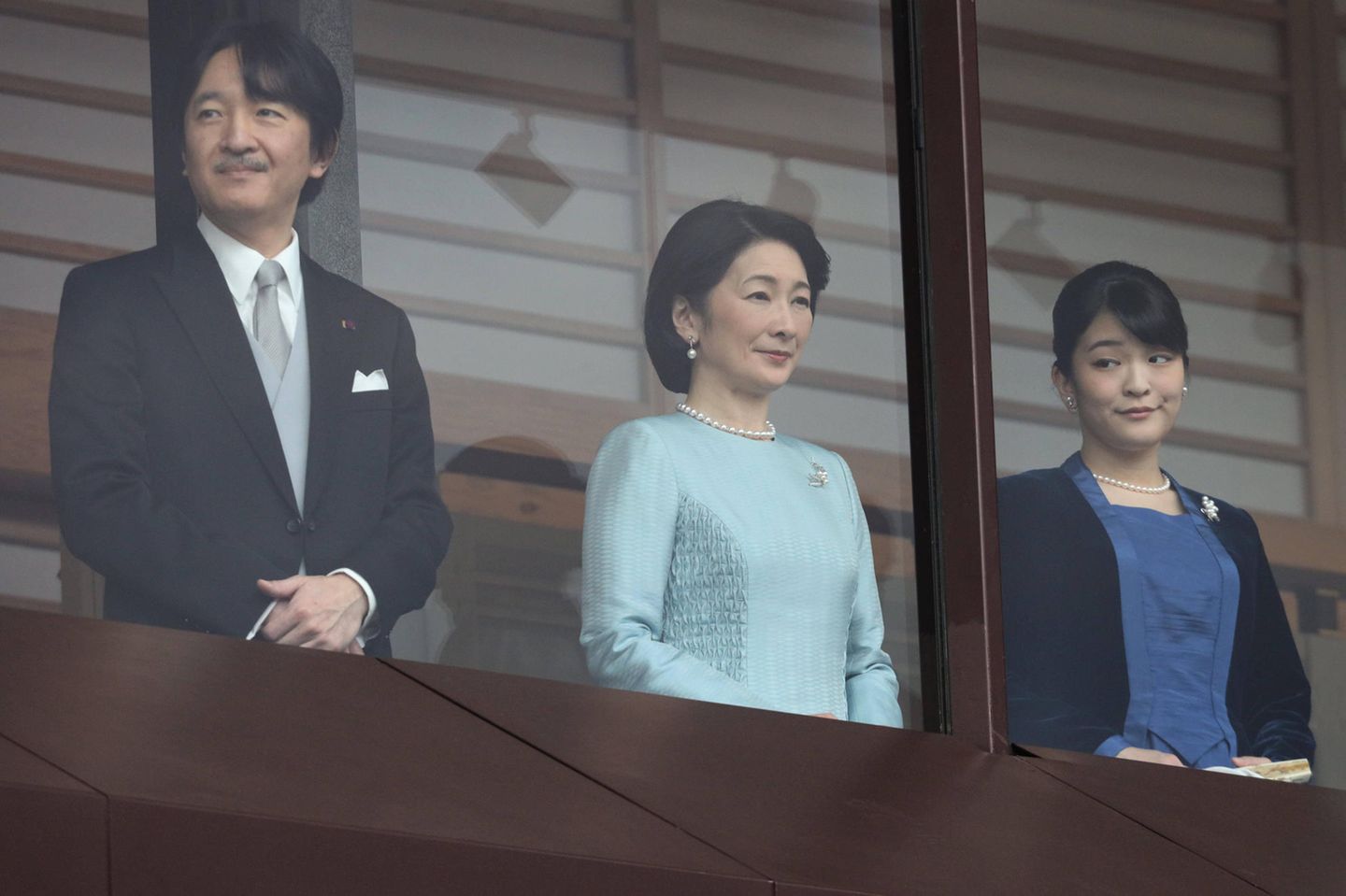 Prinzessin Mako (re.) mit ihren Eltern Kronprinz Akishino (li.) und Kronprinzessin Kiko