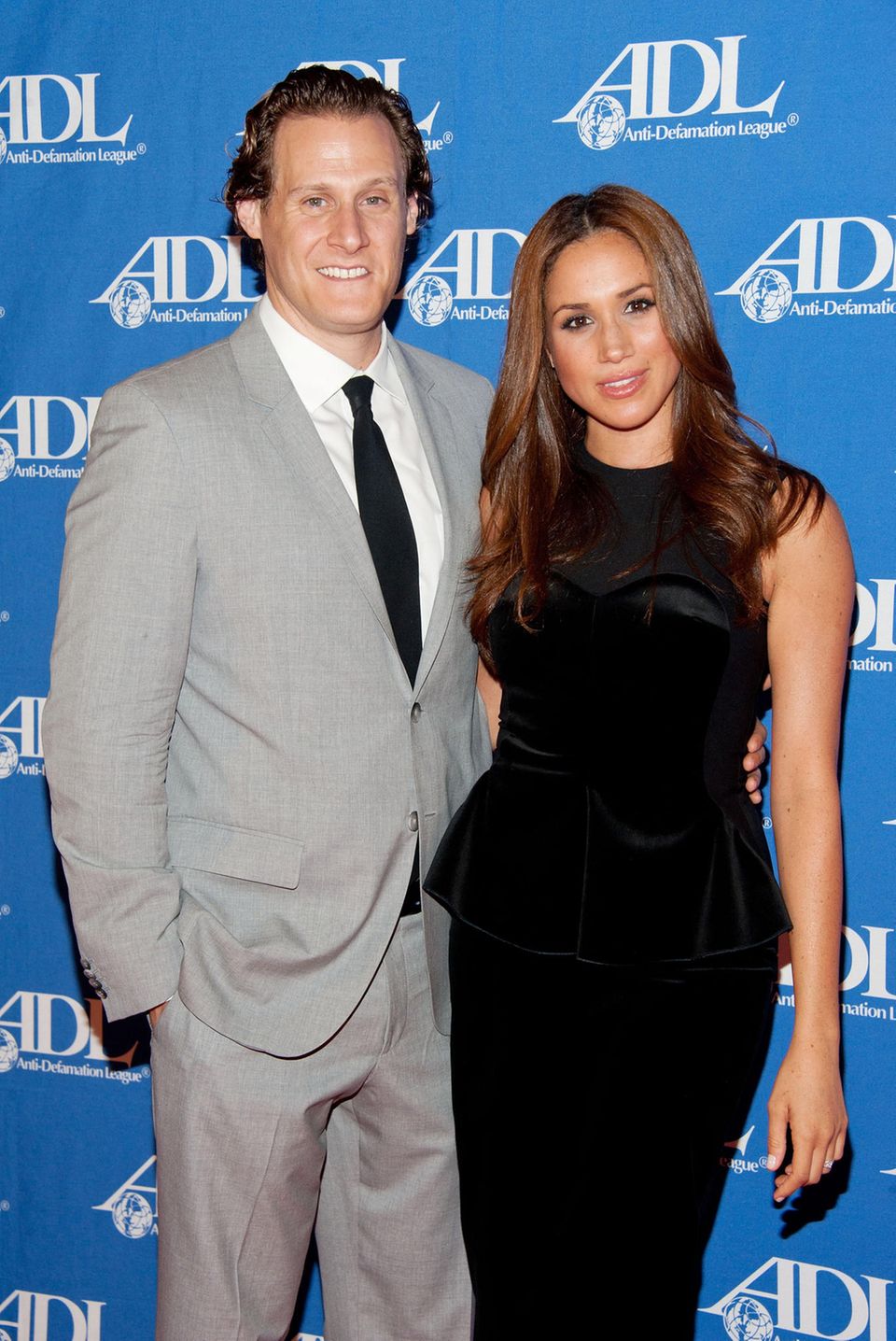 Herzogin Meghan: Trevor Engelson und Meghan Markle kamen 2004 zusammen und heirateten sieben Jahre später. Ihre Ehe wurde im Jahr 2014 wegen "unüberbrückbarer Differenzen" geschieden. Trevor Engelson und Meghan Markle kamen 2004 zusammen und heirateten sieben Jahre später. Ihre Ehe wurde im Jahr 2014 wegen "unüberbrückbarer Differenzen" geschieden.