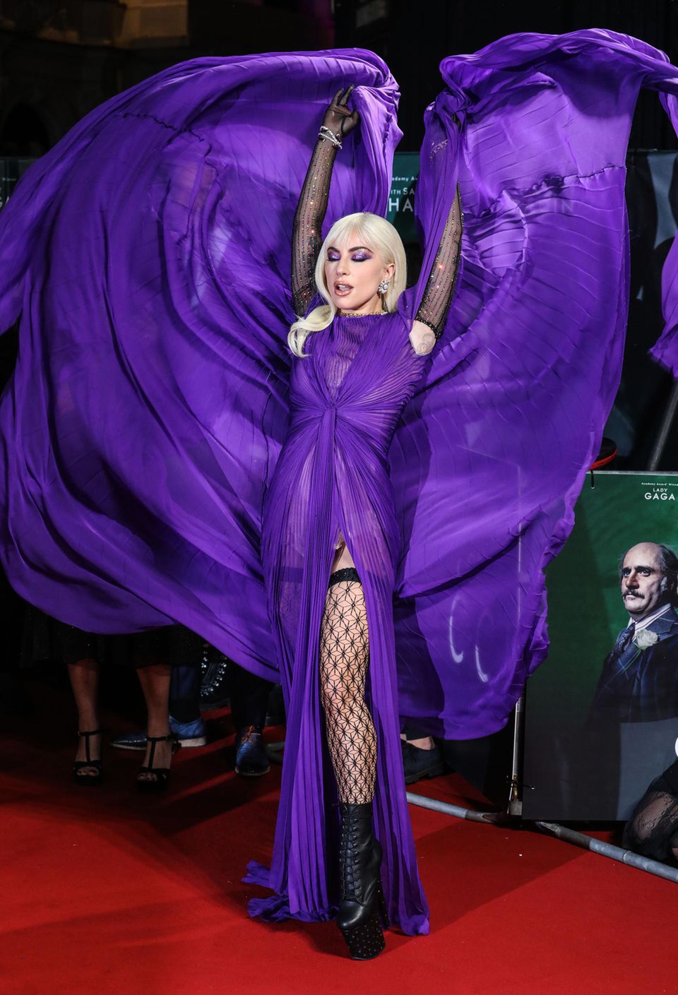 Die besten Looks vom roten Teppich: Lady Gaga Die besten Looks vom roten Teppich: Lady Gaga