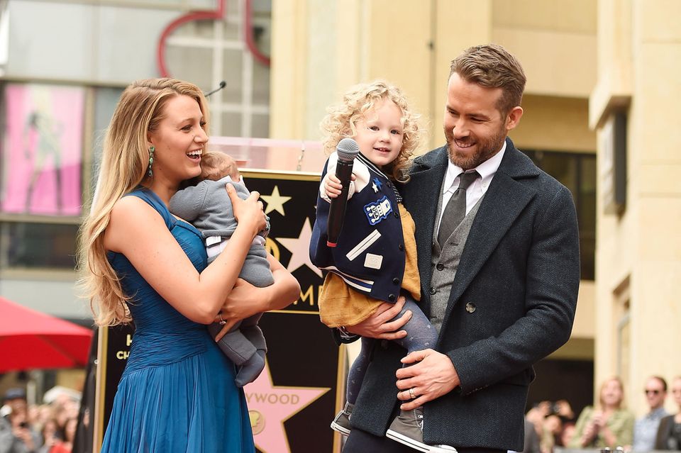 Blake Lively und Ryan Reynolds mit ihren Töchtern Inez und James.